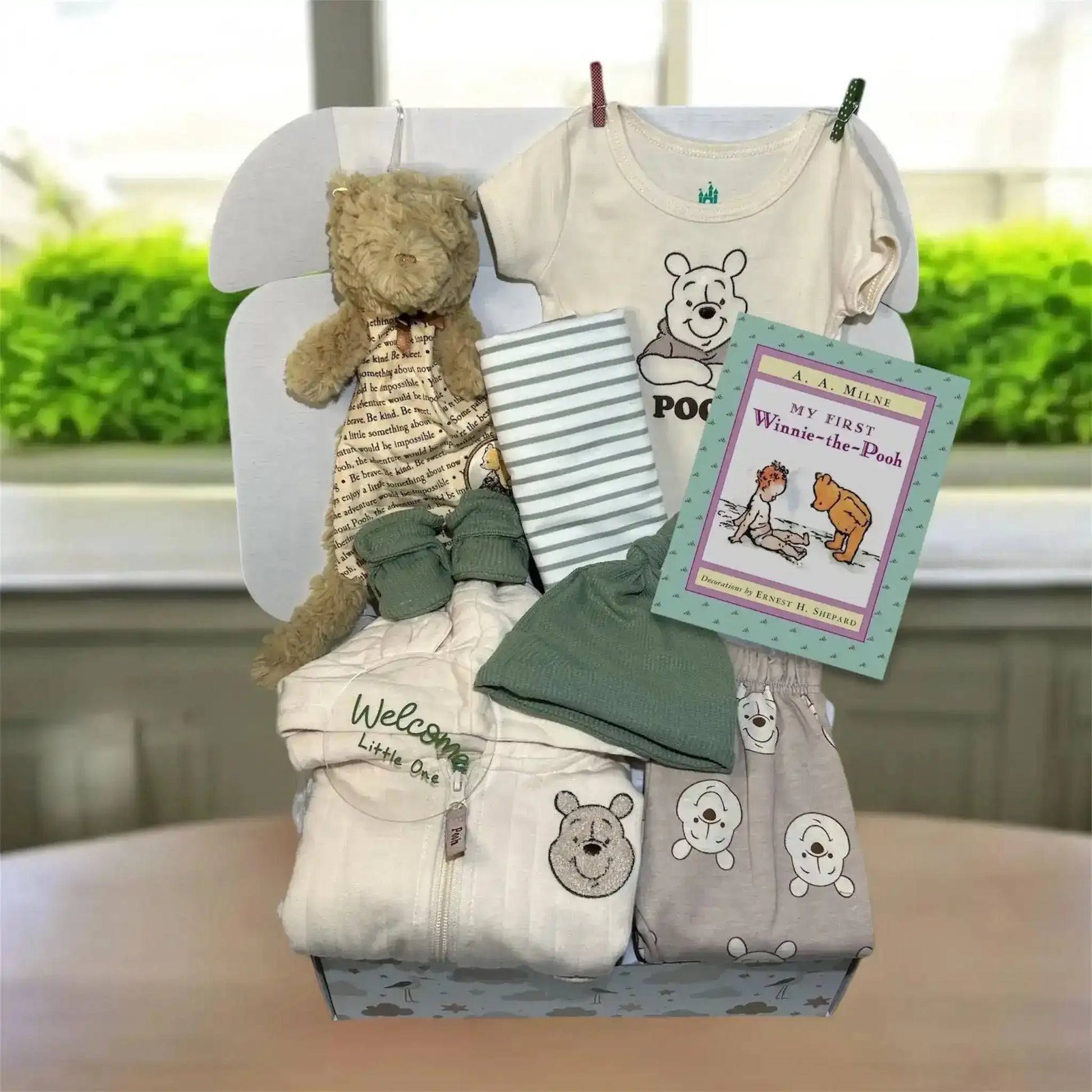 Winnie the Pooh Baby Gift Set - Gender Neutral